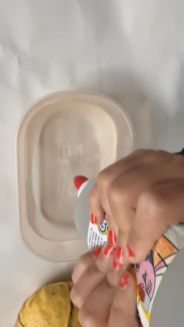 Wenn Feuchttücher plötzlich zu kleinen Gespenstern werden… 👻😂
#Bastelchaos mit Püppi – Mission Spuk-Alarm erfolgreich!
#Gespensterbasteln #HalloweenDIY #Herbstbasteln #SpookySeason #HalloweenMitKindern #DIYGespenster #Bastelideen #BastelnImHerbst #Spukalarm #KreativerHerbst